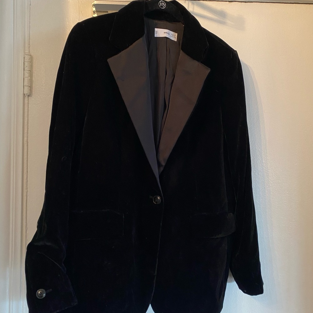 NWOT Mango Velvet Black Jacket